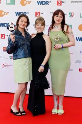 Marie Bloching, Elsa van Damke und Jana Forkel bei der 61. Verleihung des Grimme Preises 2025 im Theater Marl. Marl, 04.04.2025
