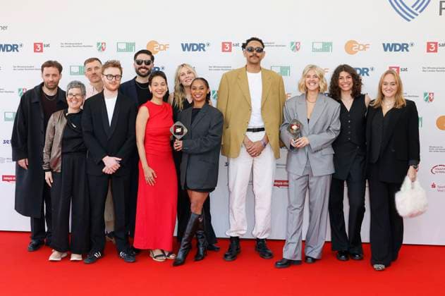 Philipp Weimar, Nikolas Holl, Lucie Schöner, Leonie Haenchen und Paula Menzel mit Team bei der 61. Verleihung des Grimme Preises 2025 im Theater Marl. Marl, 04.04.2025