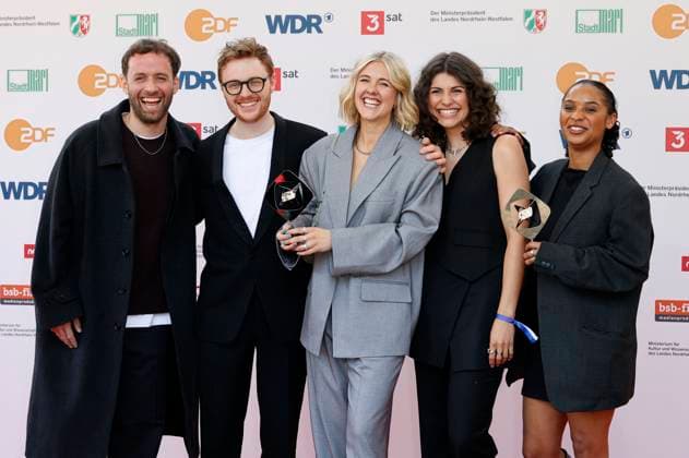 Philipp Weimar, Nikolas Holl, Lucie Schöner, Leonie Haenchen und Paula Menzel bei der 61. Verleihung des Grimme Preises 2025 im Theater Marl. Marl, 04.04.2025