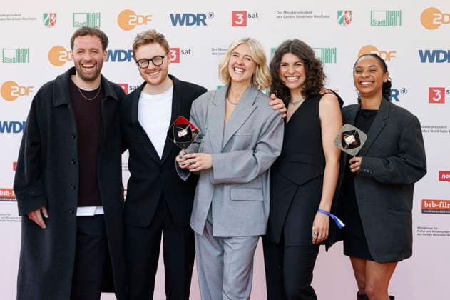 Philipp Weimar, Nikolas Holl, Lucie Schöner, Leonie Haenchen und Paula Menzel bei der 61. Verleihung des Grimme Preises 2025 im Theater Marl. Marl, 04.04.2025