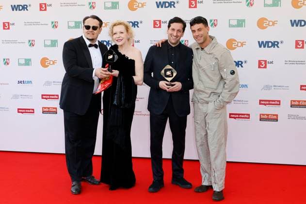 Martin Danisch, Sunnyi Melles, David Hadda und Aaron Altaras bei der 61. Verleihung des Grimme Preises 2025 im Theater Marl. Marl, 04.04.2025