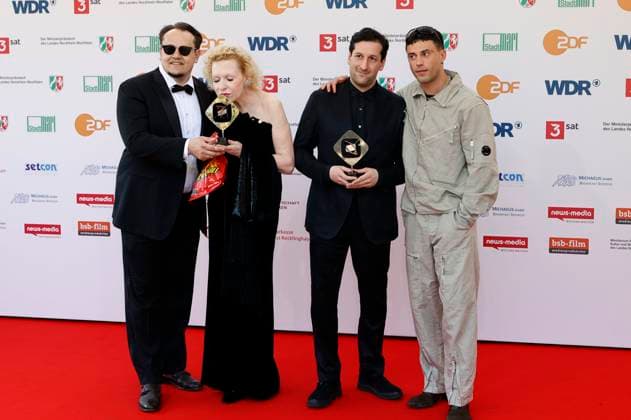 Martin Danisch, Sunnyi Melles, David Hadda und Aaron Altaras bei der 61. Verleihung des Grimme Preises 2025 im Theater Marl. Marl, 04.04.2025