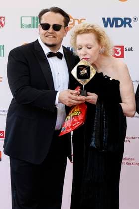 Martin Danisch und Sunnyi Melles bei der 61. Verleihung des Grimme Preises 2025 im Theater Marl. Marl, 04.04.2025
