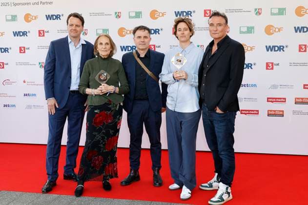 Gast, Gabriela Sperl, Thomas Wendrich, Pia Strietmann und Oliver Masucci bei der 61. Verleihung des Grimme Preises 2025 im Theater Marl. Marl, 04.04.2025