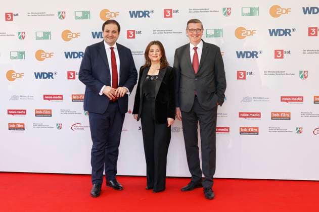 Nathanael Liminski, Cigdem Uzunoglu und Martin Rabanus bei der 61. Verleihung des Grimme Preises 2025 im Theater Marl. Marl, 04.04.2025