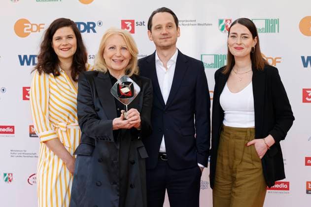 Sophie Averkamp, Maren Kroymann, Sebastian Colley und Maira Inselmann bei der 61. Verleihung des Grimme Preises 2025 im Theater Marl. Marl, 04.04.2025