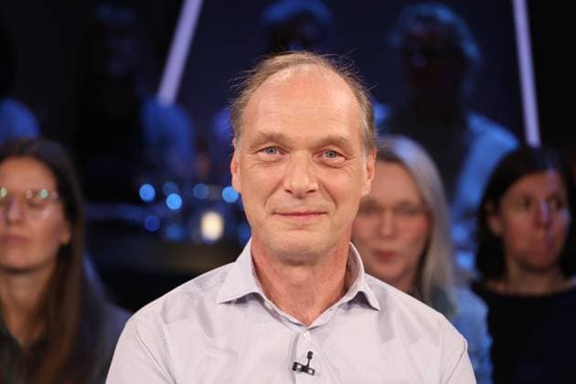 Martin Brambach, Schauspieler und Autor, zu Gast in der NDR Talk Show, Fototermin am 4.4.2025 vor der Sendung im 3. Programm des NDR Fernsehen, Fernsehstudio Hamburg Lokstedt *** Martin Brambach, actor and author, guest on the NDR Talk Show, photo session on 4 4 2025 before the broadcast on the 3 program of NDR television, Hamburg Lokstedt television studio