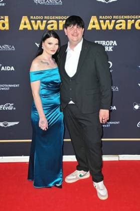RADIO REGENBOGEN AWARD 2025. Isaak und Loreen Guderian anläßlich der Verleihung des Medienpreises aus Baden-Württemberg Radio Regenbogen Award am 04.04.2025 im Europapark Rust. 20250404MWI034237