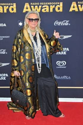 RADIO REGENBOGEN AWARD 2025. Lilo von Kiesenwetter anläßlich der Verleihung des Medienpreises aus Baden-Württemberg Radio Regenbogen Award am 04.04.2025 im Europapark Rust. 20250404MWI034513