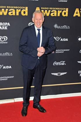 RADIO REGENBOGEN AWARD 2025. Johannes B. Kerner anläßlich der Verleihung des Medienpreises aus Baden-Württemberg Radio Regenbogen Award am 04.04.2025 im Europapark Rust. 20250404MWI034691