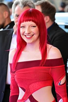 RADIO REGENBOGEN AWARD 2025. Sophie Louise Scott ( Sophie and the Giants ) anläßlich der Verleihung des Medienpreises aus Baden-Württemberg Radio Regenbogen Award am 04.04.2025 im Europapark Rust. 20250404MWI034918