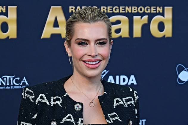 RADIO REGENBOGEN AWARD 2025. Verena Kerth anläßlich der Verleihung des Medienpreises aus Baden-Württemberg Radio Regenbogen Award am 04.04.2025 im Europapark Rust. 20250404MWI035067