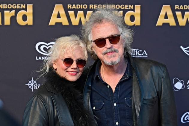 RADIO REGENBOGEN AWARD 2025. Wolfgang Niedecken und Tina Golemiewski anläßlich der Verleihung des Medienpreises aus Baden-Württemberg Radio Regenbogen Award am 04.04.2025 im Europapark Rust. 20250404MWI035387