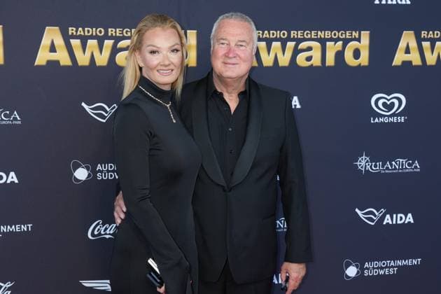 Radio Regenbogen Award 2025 Franziska van Almsick mit Partner Jürgen B. Harder bei der Verleihung vom Radio Regenbogen Award 2025 im Europapark am 04.04.2025 in Rust. Rust Europa-Park Dome Baden-Württemberg