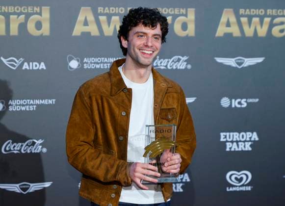Rust, Germany - April 04, 2025: The 25th Radio Regenbogen Award at Europa-Park with Musician Mark Ambor 25th Radio Regenbogen Award at Europa-Park