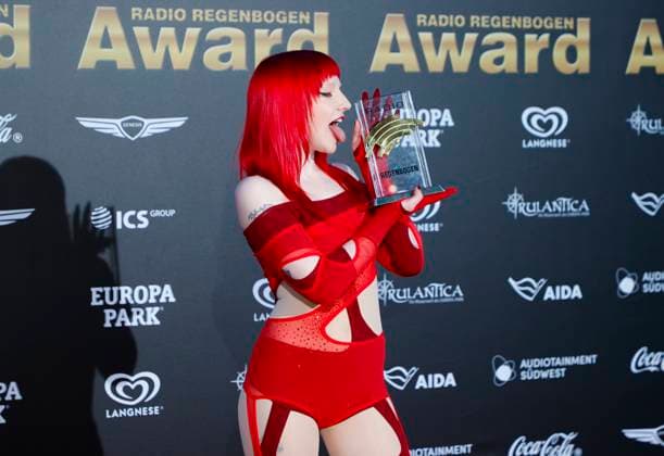 Rust, Germany - April 04, 2025: The 25th Radio Regenbogen Award at Europa-Park with British Song Artist Sophie Scott from Sophie and the Giants 25th Radio Regenbogen Award at Europa-Park