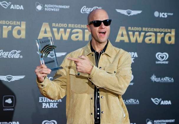 Rust, Germany - April 04, 2025: The 25th Radio Regenbogen Award at Europa-Park with Belgian Musician Milow (Jonathan Ivo Gilles Vandenbroeck) 25th Radio Regenbogen Award at Europa-Park
