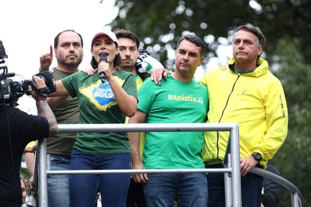 Pro-amnesty rally for those imprisoned over the January 8 events in Sao Paulo. Former president, Jair Bolsonaro (PL) together with his sons, Senator Flavio Bolsonaro (PL) and councilors, Renan Bolsonaro (PL) and Carlos Bolsonaro (PL) and former first lady, Michelle Bolsonaro during the pro-amnesty act for those arrested on January 8, on Avenida Paulista, central region of Sao Paulo, this Sunday, the 6th. SoO PAULO SoO PAULO Brazil Copyright: xMarinaxUezimax