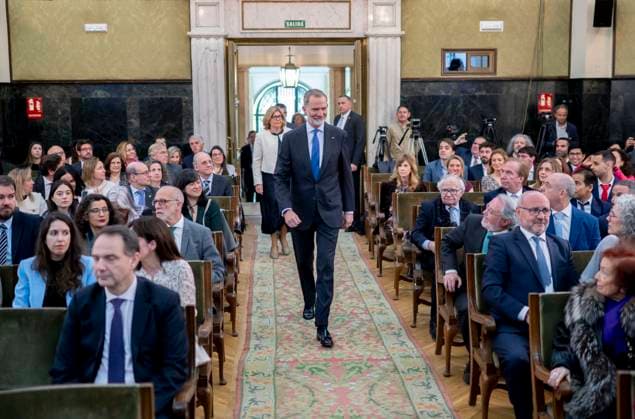 The King presents the V edition of the National Statistics Award King Felipe VI presents the V edition of the National Statistics Award to the professor in the area of Statistics and Operations Research of the Polytechnic University of Madrid, María Concepción Bielza, at the Royal Academy of Exact, Physical and Natural Sciences, on April 7, 2025, in Madrid Spain The National Statistics Institute INE recognizes the work of María Concepción Bielza with the V edition of the National Statistics Award for the quality and impact of her scientific contributions in the field of statistics with her work on machine learning and artificial intelligence 07 APRIL 2025 PREMIOS REALEZA REY DE ESPAÑA Madrid Madrid Madrid Espana  Copyright: xAlbertoxOrtegax 6629921