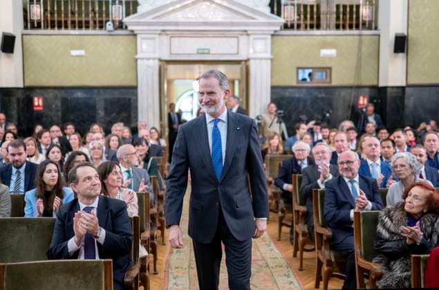 The King presents the V edition of the National Statistics Award King Felipe VI presents the V edition of the National Statistics Award to the professor in the area of Statistics and Operations Research of the Polytechnic University of Madrid, María Concepción Bielza, at the Royal Academy of Exact, Physical and Natural Sciences, on April 7, 2025, in Madrid Spain The National Statistics Institute INE recognizes the work of María Concepción Bielza with the V edition of the National Statistics Award for the quality and impact of her scientific contributions in the field of statistics with her work on machine learning and artificial intelligence 07 APRIL 2025 PREMIOS REALEZA REY DE ESPAÑA Madrid Madrid Madrid Espana  Copyright: xAlbertoxOrtegax 6629922
