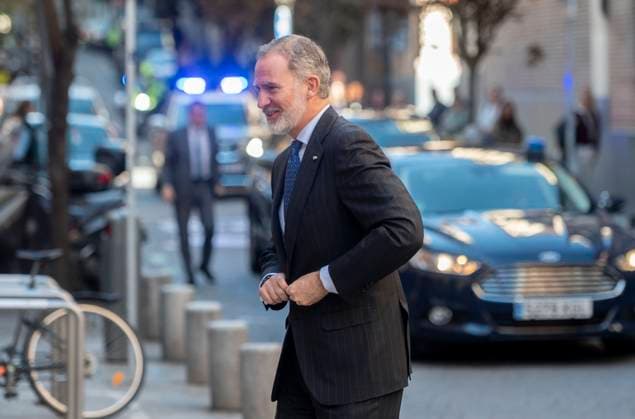 The King presents the V edition of the National Statistics Award King Felipe VI enters the V edition of the National Statistics Award to the professor in the area of Statistics and Operations Research of the Polytechnic University of Madrid, María Concepción Bielza, at the Royal Academy of Exact, Physical and Natural Sciences, on April 7, 2025, in Madrid Spain The National Statistics Institute INE recognizes the work of María Concepción Bielza with the V edition of the National Statistics Award for the quality and impact of her scientific contributions in the field of statistics with her work on machine learning and artificial intelligence 07 APRIL 2025 PREMIOS REALEZA REY DE ESPAÑA Madrid Madrid Madrid Espana  Copyright: xAlbertoxOrtegax 6629925