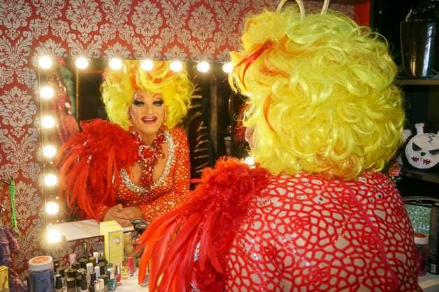 Bilder des Jahres 2025, Entertainment 04 April Entertainment Themen der Woche KW15 Entertainment Bilder des Tages Dragqueen Olivia Jones die Travestie-Kunstfigur von Oliver Knoebel Neuer Fummelfundus in Olivia Jones Bar auf der Grossen Freiheit auf Hamburg St.Pauli am 07.04.2025 Hamburg Deutschland *** Drag queen Olivia Jones the travesty art figure by Oliver Knoebel New fumbling fundus in Olivia Jones Bar on Grosse Freiheit in Hamburg St Pauli on 07 04 2025 Hamburg Germany