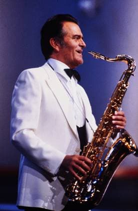 Saxophonist und Big-Band-Leader Max Greger, bei einem Show Auftritt, circa 1986. Copyright: HartwigxValdmanis Nur redaktionelle Nutzung. Editorial usage only. VAL_7205004708