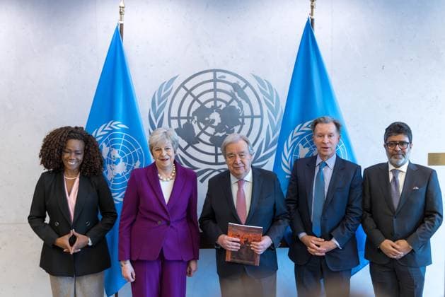 News Bilder des Tages Secretary-General Antonio Guterres with The Rt. Hon. Baroness Theresa May, former Prime Minister of the United Kingdom of Great Britain and Northern Ireland and Chair of the Global Commission on Modern Slavery and Human Trafficking, at the United Nations headquarters in New York, United States, this Tuesday, April 8. NEW YORK NY UNITED STATES Copyright: xVANESSAxCARVALHOx