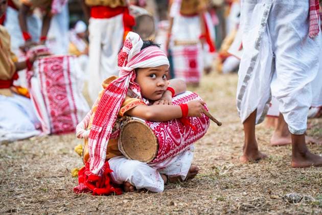 Bilder des Jahres 2025, News 04 April News Bilder des Tages Bihu Dance Workshop In Assam Participants in a Bihu dance workshop ahead of the Rongali Bihu Festival in Guwahati, India, on April 8, 2025. guwahati India  Copyright: xDavidxTalukdarx originalFilename: talukdar-bihudanc250408_npWDA.jpg