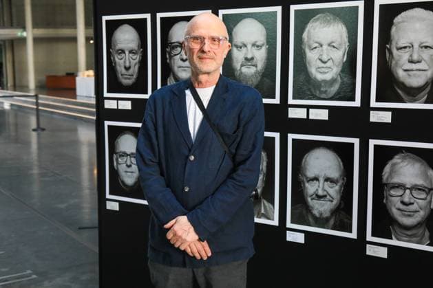 Ausstellungseröffnung Staatssicherheitsinhaftierung Porträt 2023 - 2024 in Berlin Berlin, 8.4..2025 Fotograf AndrÃ Wagenzik bei der Ausstellungseröffnung Staatssicherheitsinhaftierung Porträt 2023 - 2024 im Paul-Löbe-Haus in Berlin Berlin Deutschland Copyright: xMatthiasxGränzdörferx