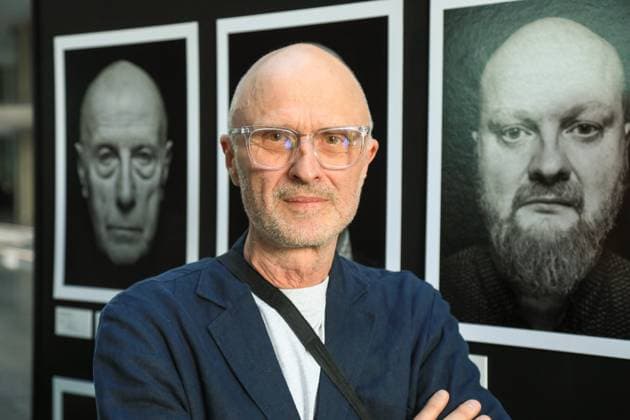 Ausstellungseröffnung Staatssicherheitsinhaftierung Porträt 2023 - 2024 in Berlin Berlin, 8.4..2025 Fotograf AndrÃ Wagenzik bei der Ausstellungseröffnung Staatssicherheitsinhaftierung Porträt 2023 - 2024 im Paul-Löbe-Haus in Berlin Berlin Deutschland Copyright: xMatthiasxGränzdörferx