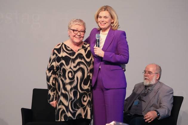 Ausstellungseröffnung Staatssicherheitsinhaftierung Porträt 2023 - 2024 in Berlin Berlin, 8.4..2025 SED-Opferbeauftragte des Bundestages, Evelyn Zupke und Bundestagspräsidentin Julia Klöckner bei der Ausstellungseröffnung Staatssicherheitsinhaftierung Porträt 2023 - 2024 im Paul-Löbe-Haus in Berlin Berlin Deutschland Copyright: xMatthiasxGränzdörferx
