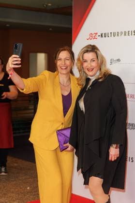 Preisverleihung - B.Z.-Kulturpreis Ulrike Frank und Alexa Maria Surholt beim B.Z.-Kulturpreis 2025 im Theater am Potsdamer Platz am 08.04.2025 in Berlin. Copyright: xEventpressxKochanx