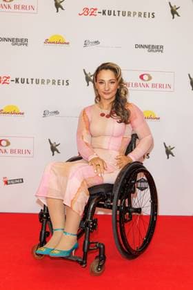 Entertainment Themen der Woche KW15 Entertainment Bilder des Tages Preisverleihung - B.Z.-Kulturpreis Kristina Vogel beim B.Z.-Kulturpreis 2025 im Theater am Potsdamer Platz am 08.04.2025 in Berlin. *** Award ceremony B Z Kulturpreis Kristina Vogel at the B Z Kulturpreis 2025 at the Theater am Potsdamer Platz on 08 04 2025 in Berlin Copyright: xEventpressxKochanx