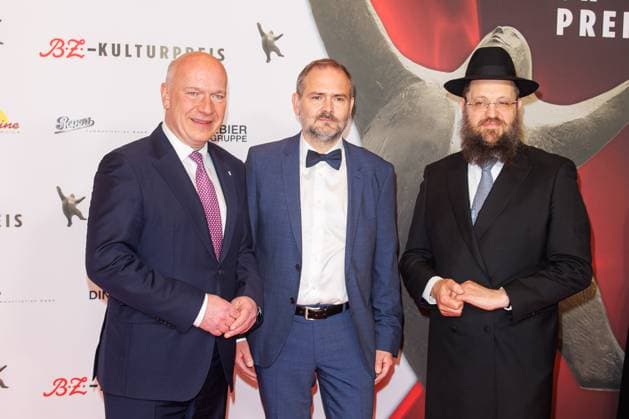 Preisverleihung - B.Z.-Kulturpreis Kai Wegner, Jan Schilde und Rabbi Yehuda Teichtal beim B.Z.-Kulturpreis 2025 im Theater am Potsdamer Platz am 08.04.2025 in Berlin. Copyright: xEventpressxKochanx