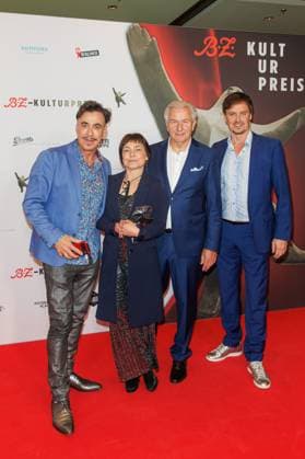 Preisverleihung - B.Z.-Kulturpreis Claudia Schmutzler, Klaus Wowereit und Felix Martin beim B.Z.-Kulturpreis 2025 im Theater am Potsdamer Platz am 08.04.2025 in Berlin. Copyright: xEventpressxKochanx