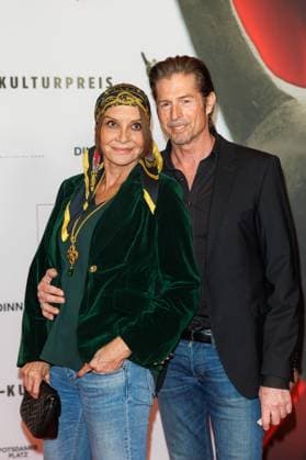 Preisverleihung - B.Z.-Kulturpreis Anouschka Renzi und Marc Zabinski beim B.Z.-Kulturpreis 2025 im Theater am Potsdamer Platz am 08.04.2025 in Berlin. Copyright: xEventpressxKochanx