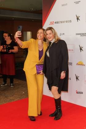 Preisverleihung - B.Z.-Kulturpreis Ulrike Frank und Alexa Maria Surholt beim B.Z.-Kulturpreis 2025 im Theater am Potsdamer Platz am 08.04.2025 in Berlin. Copyright: xEventpressxKochanx