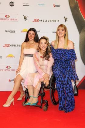 Preisverleihung - B.Z.-Kulturpreis Anastasia Barner, Kristina Vogel und Sina Stinshoff beim B.Z.-Kulturpreis 2025 im Theater am Potsdamer Platz am 08.04.2025 in Berlin. Copyright: xEventpressxKochanx