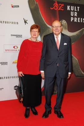 Preisverleihung - B.Z.-Kulturpreis Anne Momper und Walter Momper beim B.Z.-Kulturpreis 2025 im Theater am Potsdamer Platz am 08.04.2025 in Berlin. Copyright: xEventpressxKochanx