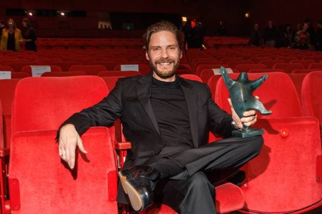 Preisverleihung - B.Z.-Kulturpreis Daniel Brühl beim B.Z.-Kulturpreis 2025 im Theater am Potsdamer Platz am 08.04.2025 in Berlin. Copyright: xEventpressxKochanx