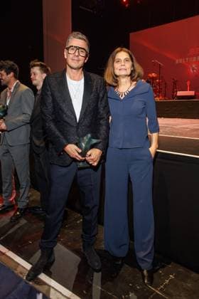 Preisverleihung - B.Z.-Kulturpreis Michi Beck und Sarah Wiener beim B.Z.-Kulturpreis 2025 im Theater am Potsdamer Platz am 08.04.2025 in Berlin. Copyright: xEventpressxKochanx