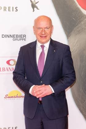 Preisverleihung - B.Z.-Kulturpreis Kai Wegner beim B.Z.-Kulturpreis 2025 im Theater am Potsdamer Platz am 08.04.2025 in Berlin. Copyright: xEventpressxKochanx