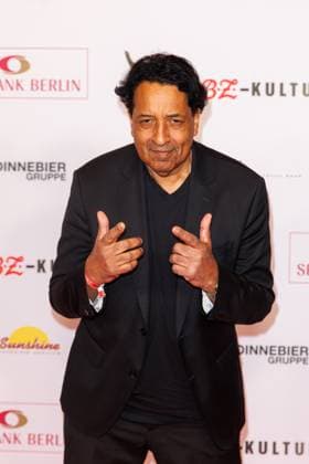Preisverleihung - B.Z.-Kulturpreis Cherno Jobatey beim B.Z.-Kulturpreis 2025 im Theater am Potsdamer Platz am 08.04.2025 in Berlin. Copyright: xEventpressxKochanx