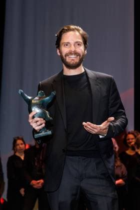 Preisverleihung - B.Z.-Kulturpreis Daniel Brühl beim B.Z.-Kulturpreis 2025 im Theater am Potsdamer Platz am 08.04.2025 in Berlin. Copyright: xEventpressxKochanx