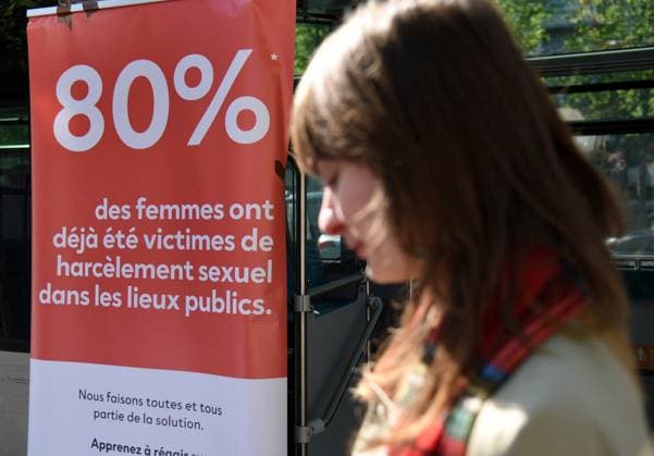 News Themen der Woche KW15 News Bilder des Tages Stand Up against street and transport harassment by L’Oreal and RATP Mobilization against street and transport harassment led by L Oreal Paris, the Fondation des Femmes and the RATP in front of Helene Boucher high school in Paris, France on April 9, 2025. Photo by Alain Apaydin ABACAPRESS.COM Paris France  Copyright: xApaydinxAlain ABACAx