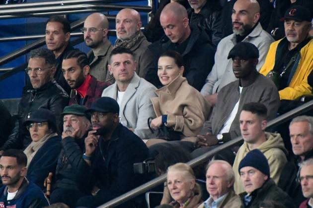 Adriana Lima At PSG vs Aston Villa - Paris Adriana Lima during the UEFA Champions League 2024 25 Quarter Final First Leg match between Paris Saint-Germain (PSG) and Aston Villa FC at Parc des Princes stadium on April 9, 2025 in Paris, France. Photo by Lionel Urman ABACAPRESS.COM Paris France  Copyright: xUrmanxLionel ABACAx