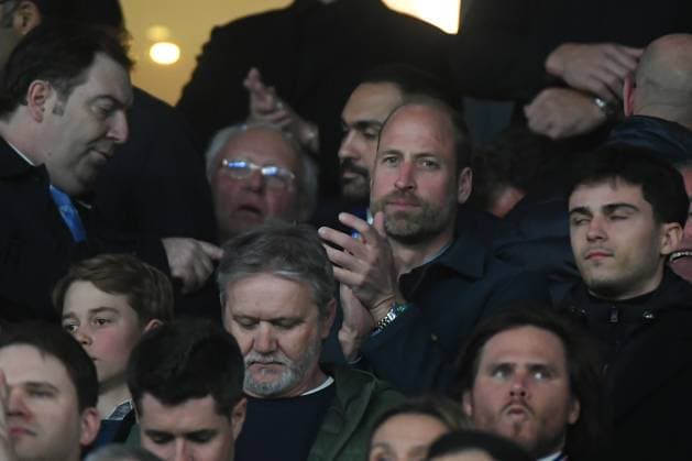 Celebs in the stands Parc des Princes Prince William PSG vs Aston Villa, Champions League, Parc des Princes, Paris, France, on April 9, 2025 09 04 2025 Paris, FRANCE 442786 2025 04 09 PARIS France Prince William, Prince of Wales England Prince George Alexander Louis de Cambridge England  Copyright: xL.Urmanx xStarfacex STAR_442786_009