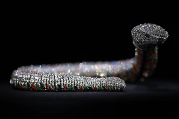 Entertainment Themen der Woche KW15 The Cartier Exhibition is a major exhibition of some of the finest curated works of wearable art from world renowned French luxury jewellery designer Louis-Francois Cartier. The exhibition at the V&A, Victoria and Albert Museum in London showcases the largest collection of Cartier in Europe. Image is from the Press Preview day on April 9th 2025. Image shows a serpent snake made in gemstones of diamonds, rubies, emeralds, sapphires among others precious stones., Credit:Pat Lyttle Avalon  Copyright: xPatxLyttlex xAvalonx 0985800298