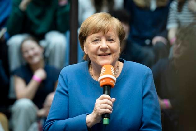 News Themen der Woche KW15 News Bilder des Tages Bundeskanzlerin, Angela Merkel, Deutschlandradio, Humboldt Forum Korbinian Frenzel, Gespräch, CDU, Bundeskanzlerin, Angela Merkel, DLF, Veranstaltung, Studio 9, Humboldt Forum, Berlin, Deutschlandradio Berlin Berlin GER *** Federal Chancellor, Angela Merkel, Deutschlandradio, Humboldt Forum Korbinian Frenzel, conversation, CDU, Federal Chancellor, Angela Merkel, DLF, event, Studio 9, Humboldt Forum, Berlin, Deutschlandradio Berlin Berlin GER